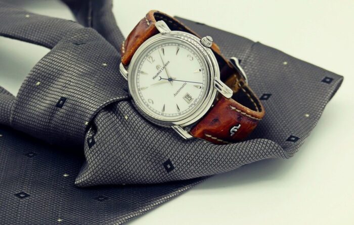 腕時計の革ベルトの手入れ方法一覧、汗臭さや汚れの綺麗な取り方。